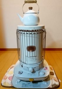 部屋の乾燥対策！加湿器を使わずに部屋を加湿する１０の方法_７．石油ストーブやガスファンヒーターを使う